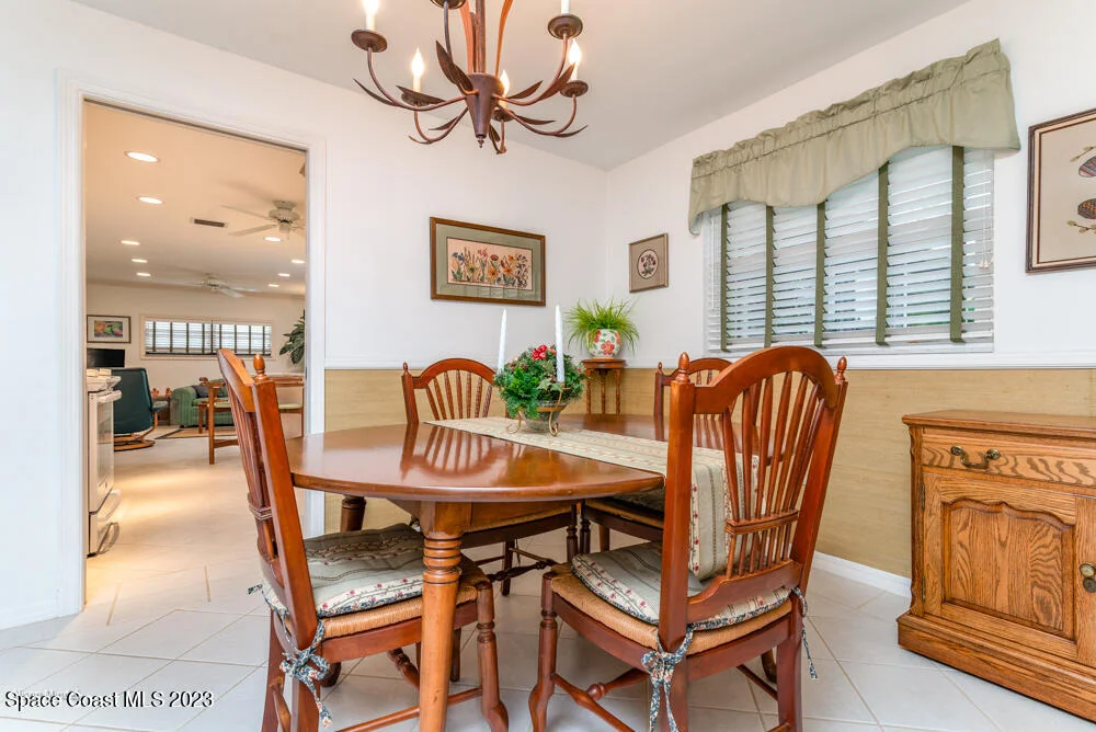 Photo of 2115 S River Road