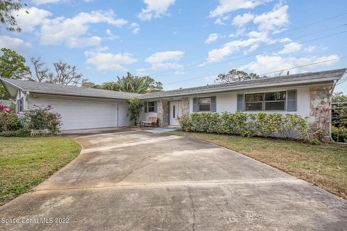 Photo of 1037 Fairlawn Drive