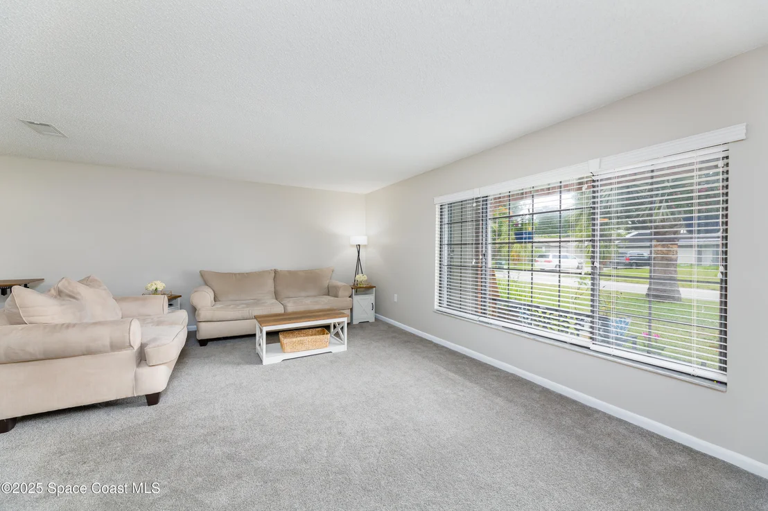 Photo of 1368 Gleneagles Way