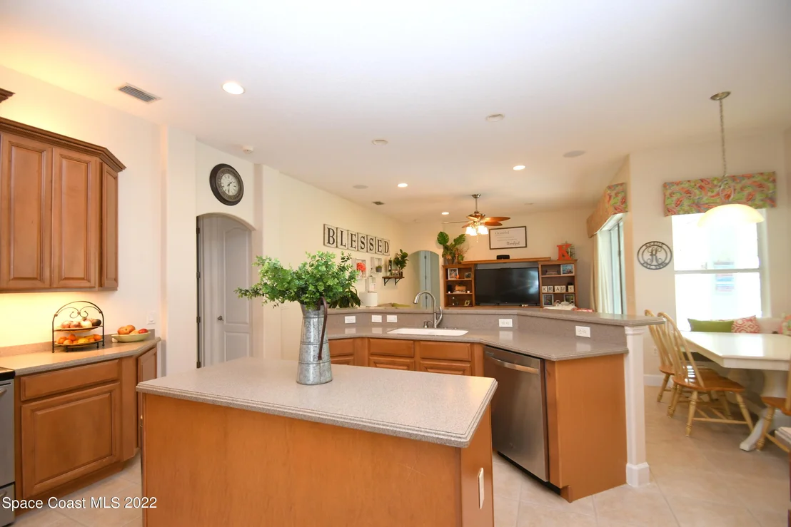 Photo of 5840 Rusack Drive