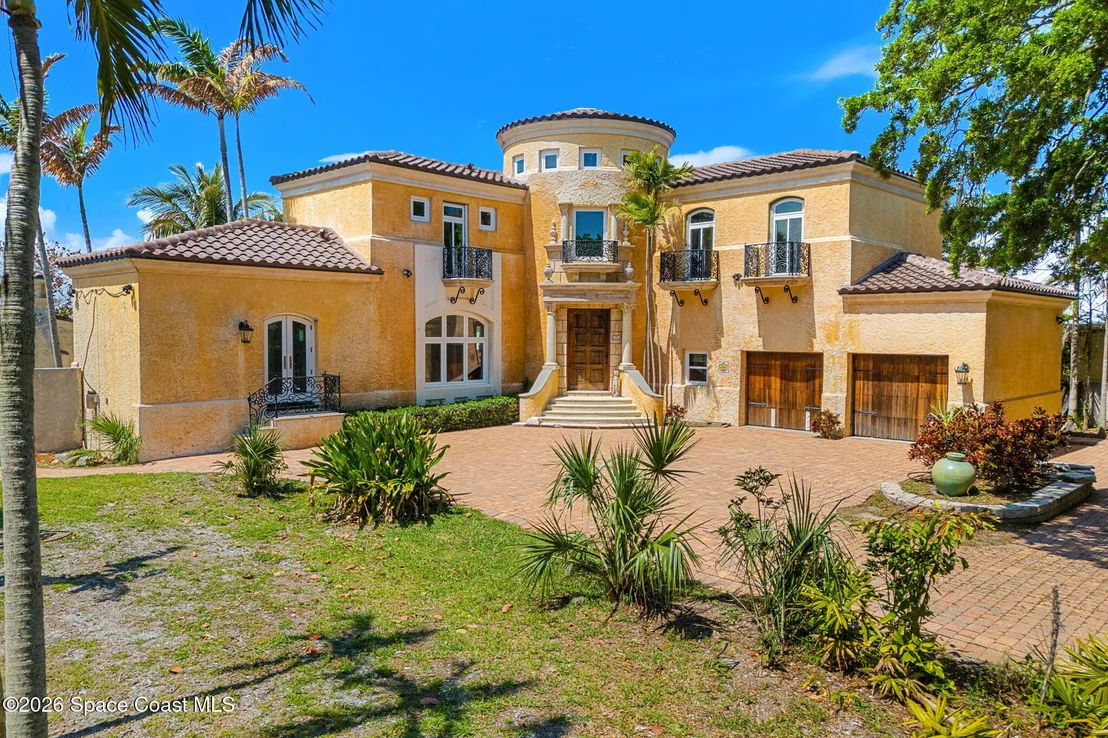Photo of 1000 N Riverside Drive