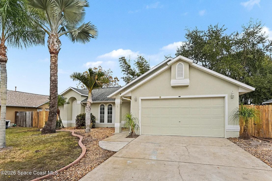 Photo of 876 Brookview Lane