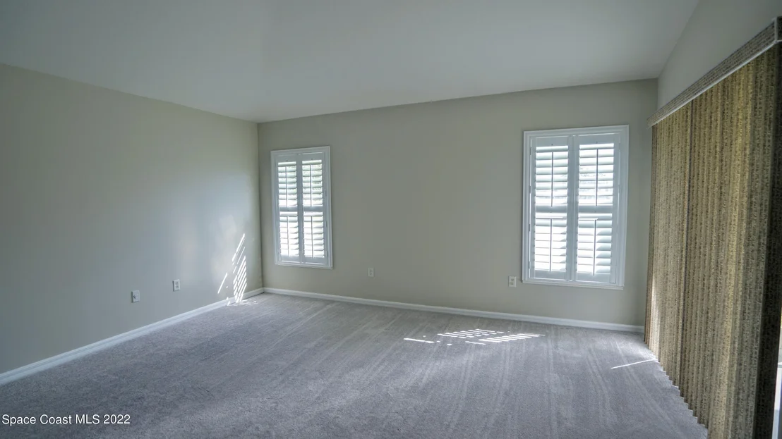 Photo of 905 Tavernier Circle NE