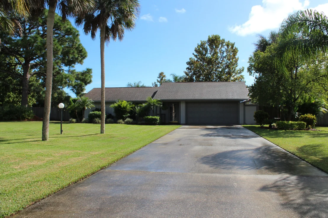 Photo of 2155 Bridle Path