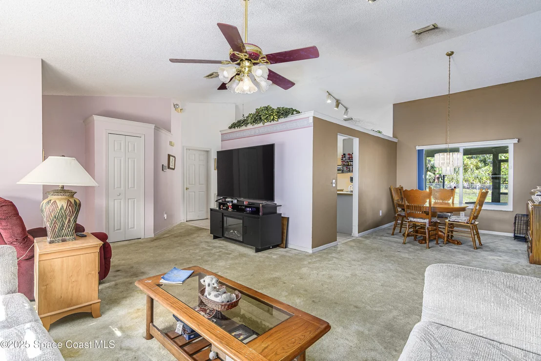 Photo of 413 Abello Road SE