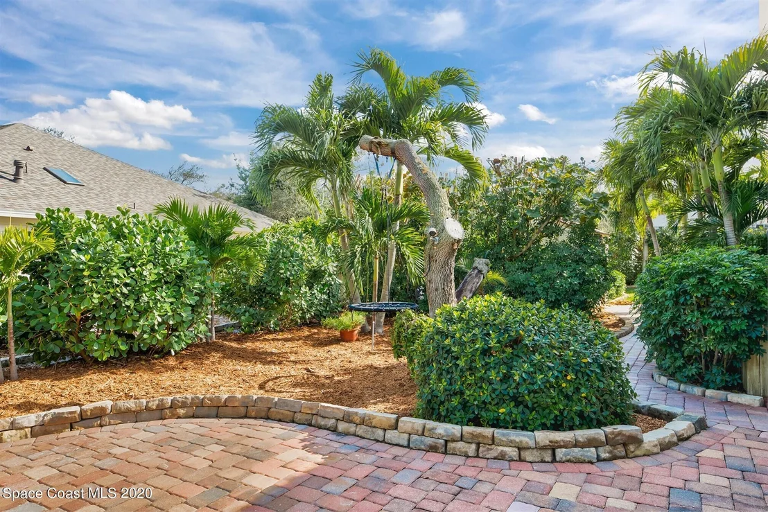 Photo of 569 Hummingbird Drive