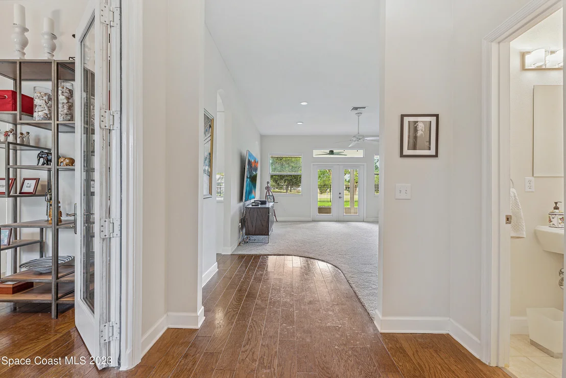 Photo of 1124 Fairlawn Drive