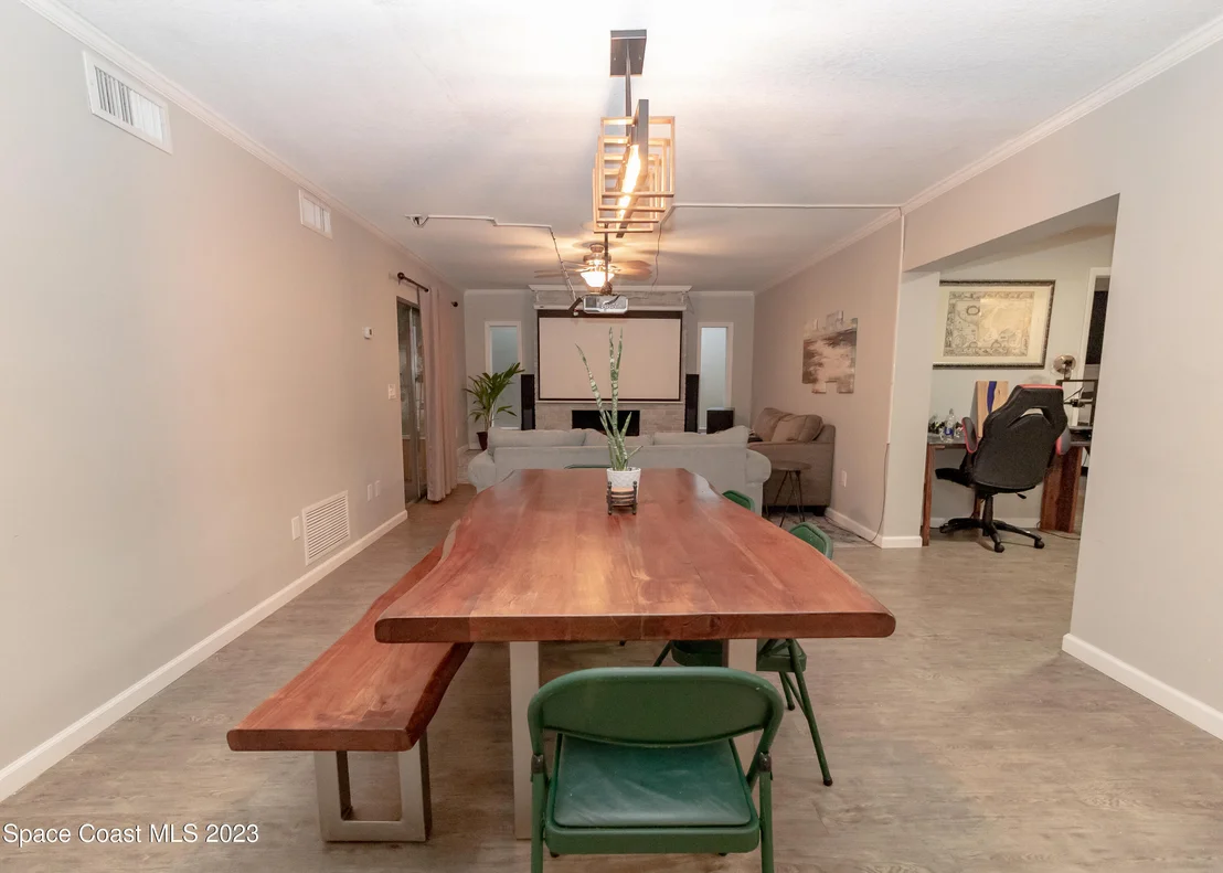 Photo of 800 Mark David Boulevard