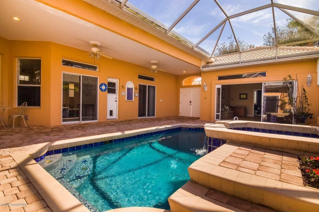 Photo of 943 Palm Brook Drive
