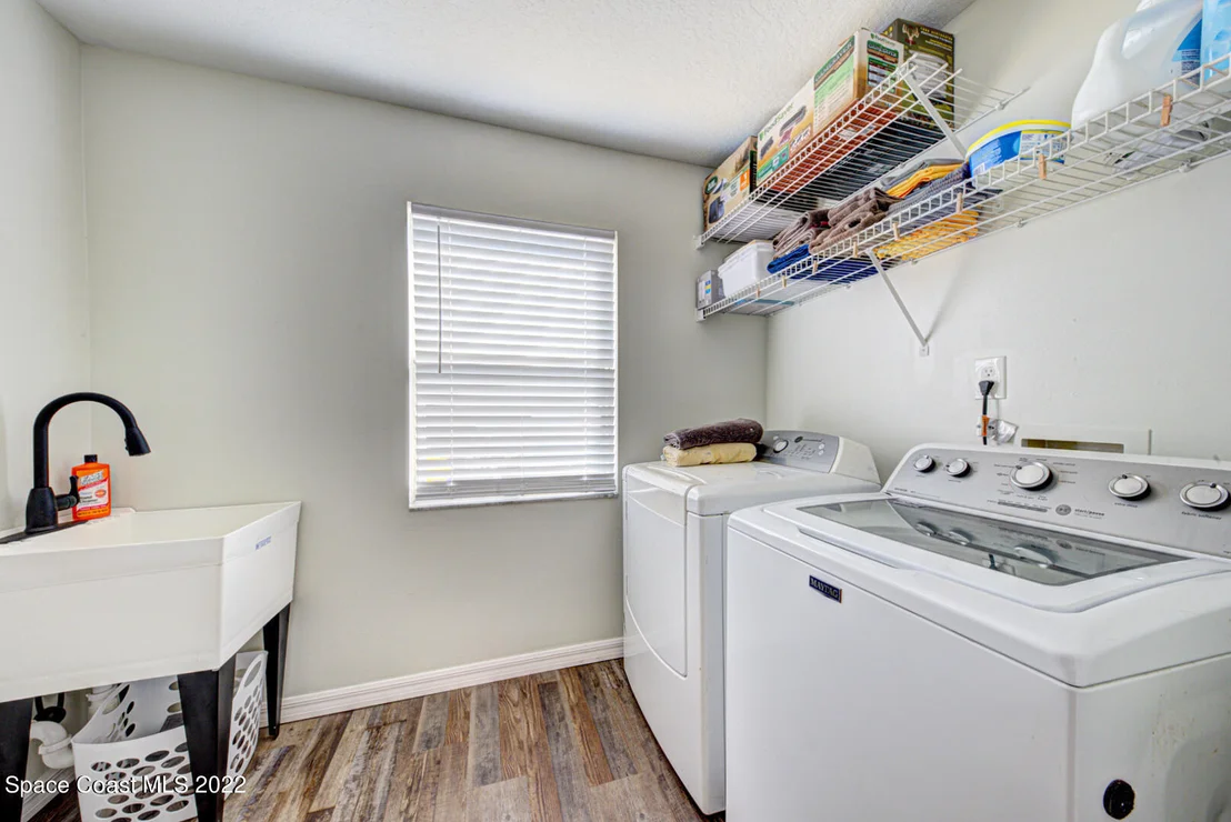 Photo of 985 Pelican Lane