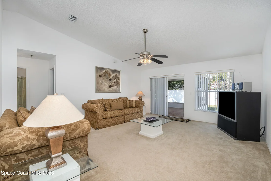 Photo of 896 Shaw Circle