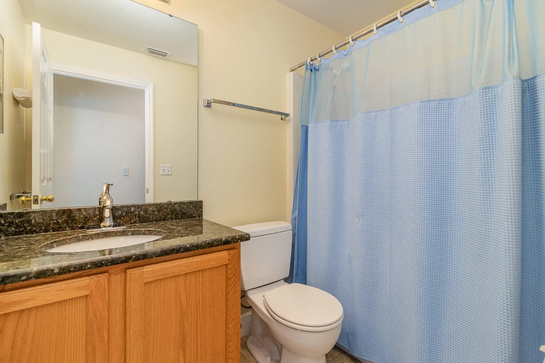 Photo of 1136 White Oak Circle