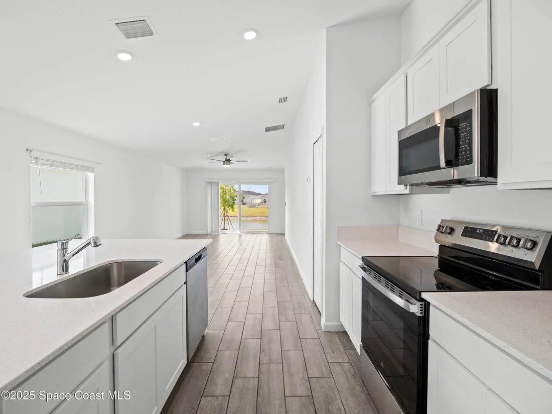 Photo of 1668 Colebrook Circle SW