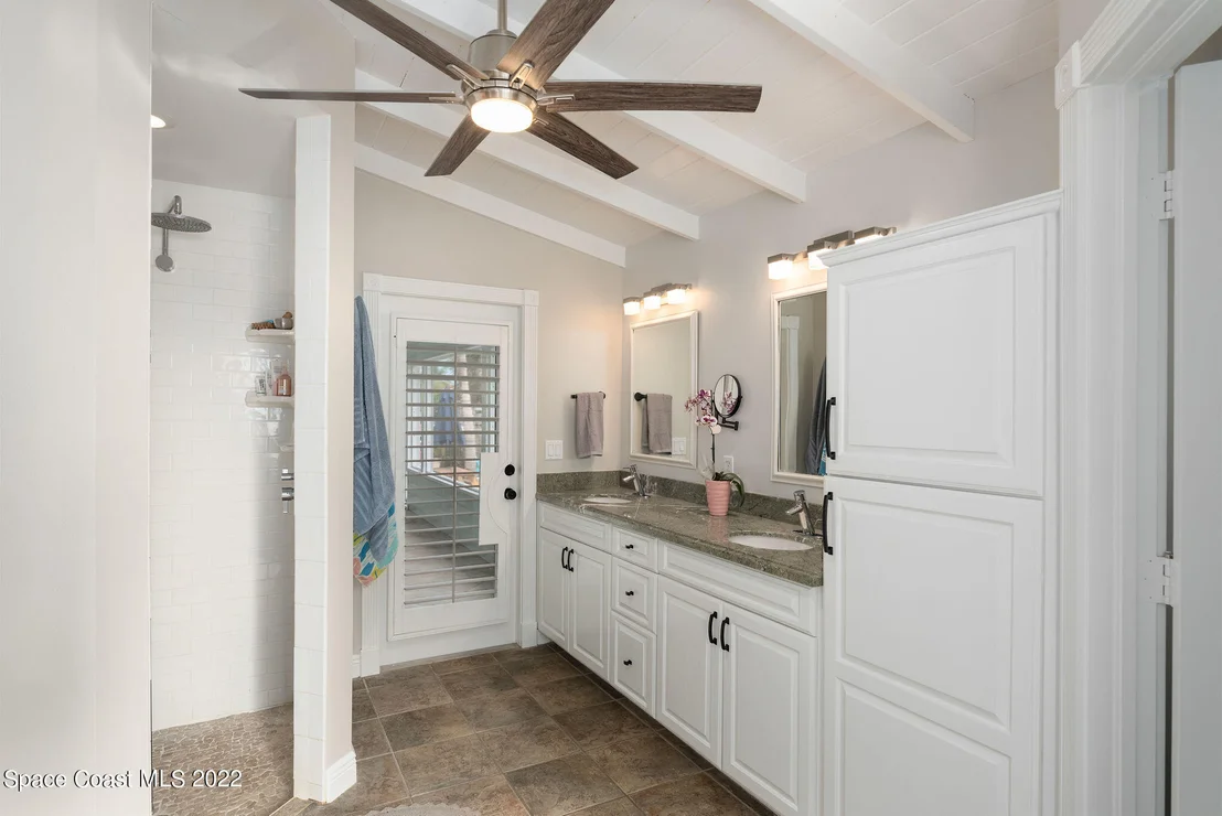 Photo of 416 Riverview Lane