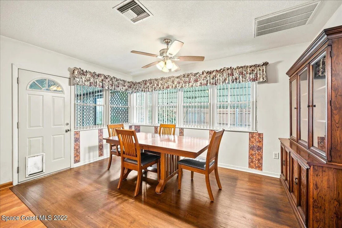 Photo of 926 Glenmore Circle