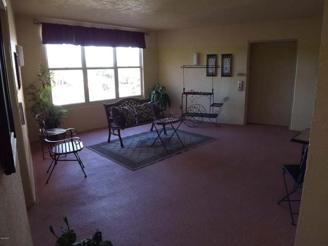 Photo of Unit 404 at 102 Riverside Drive