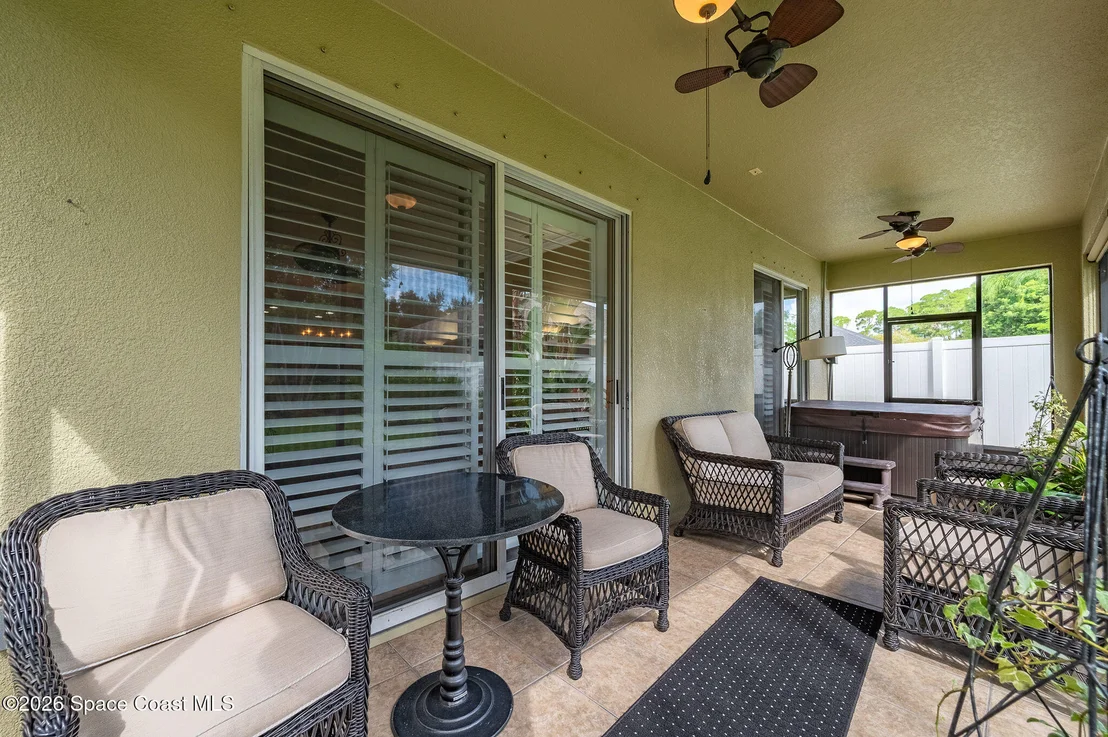 Photo of 522 Waterside Circle