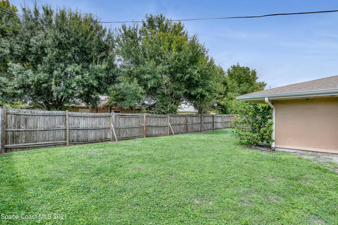 Photo of 940 Eyerly Street