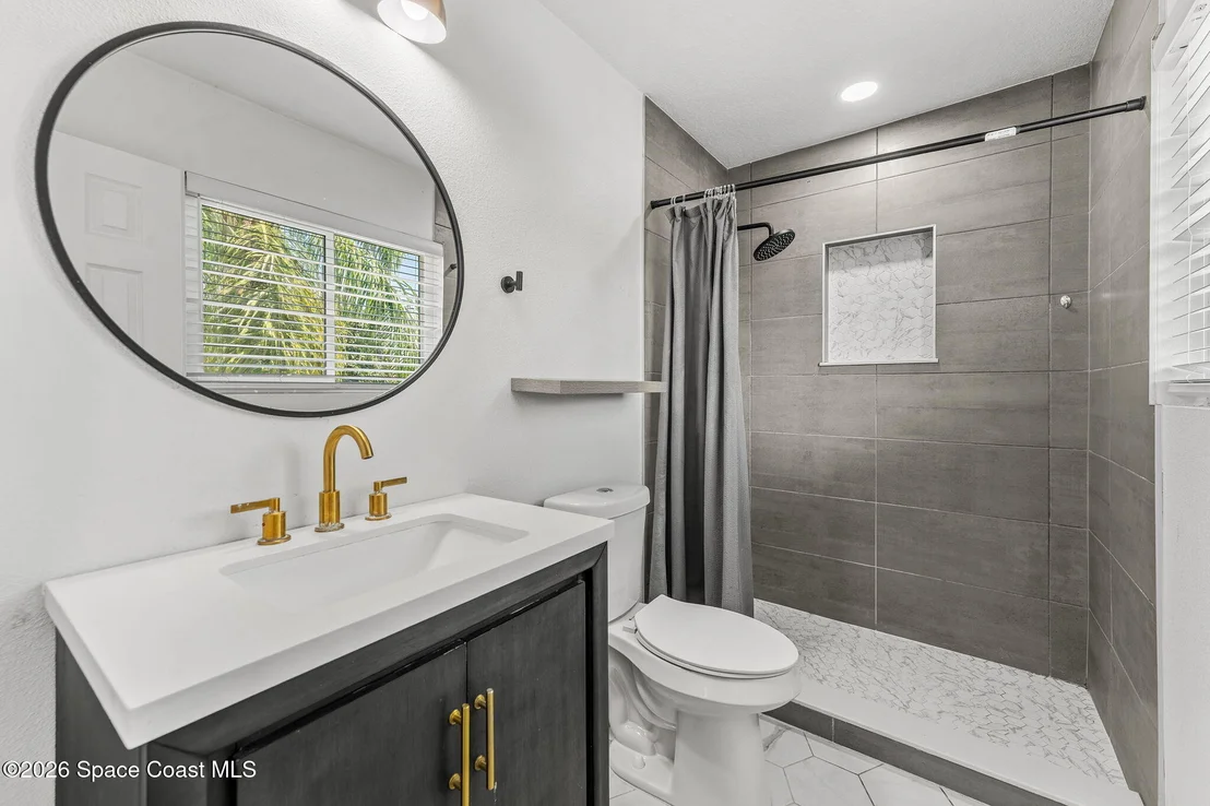 Photo of 470 Seabreeze Drive