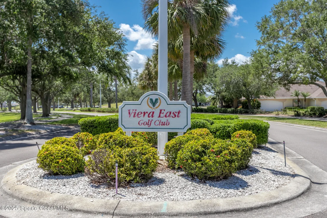 Photo of 2386 Golf Vista Boulevard