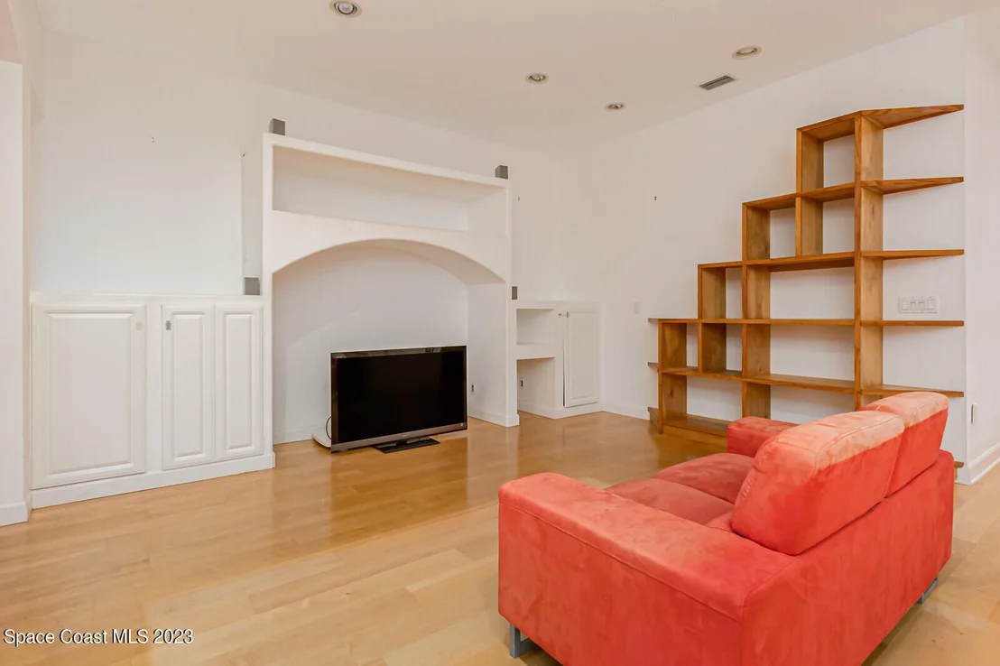 Photo of 2880 Grant Road