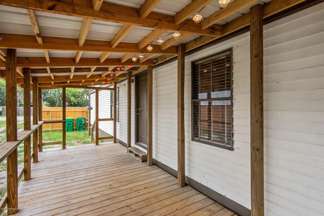 Photo of 497 Louis Drive