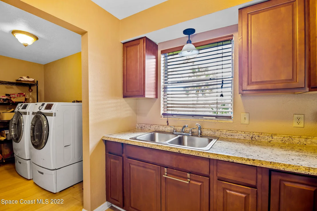 Photo of 1280 Estridge Drive