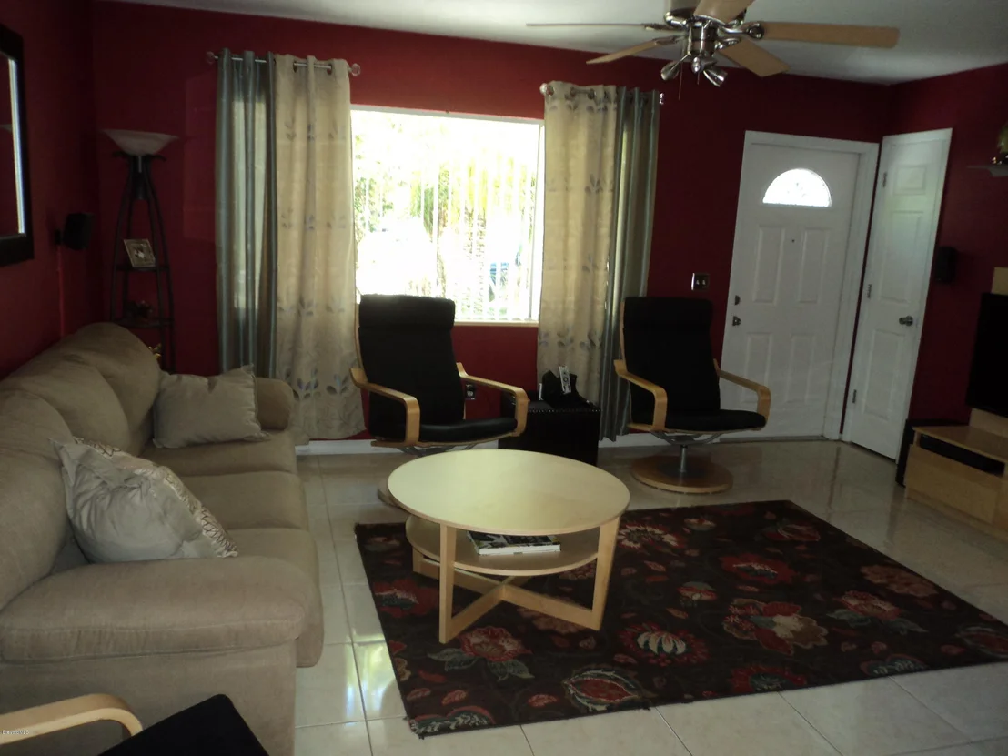 Photo of 712 NE Brevity Lane