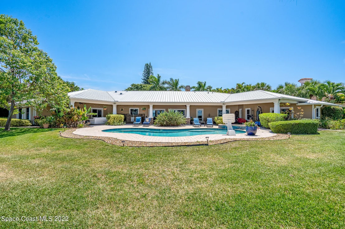 Photo of 437 River View Lane
