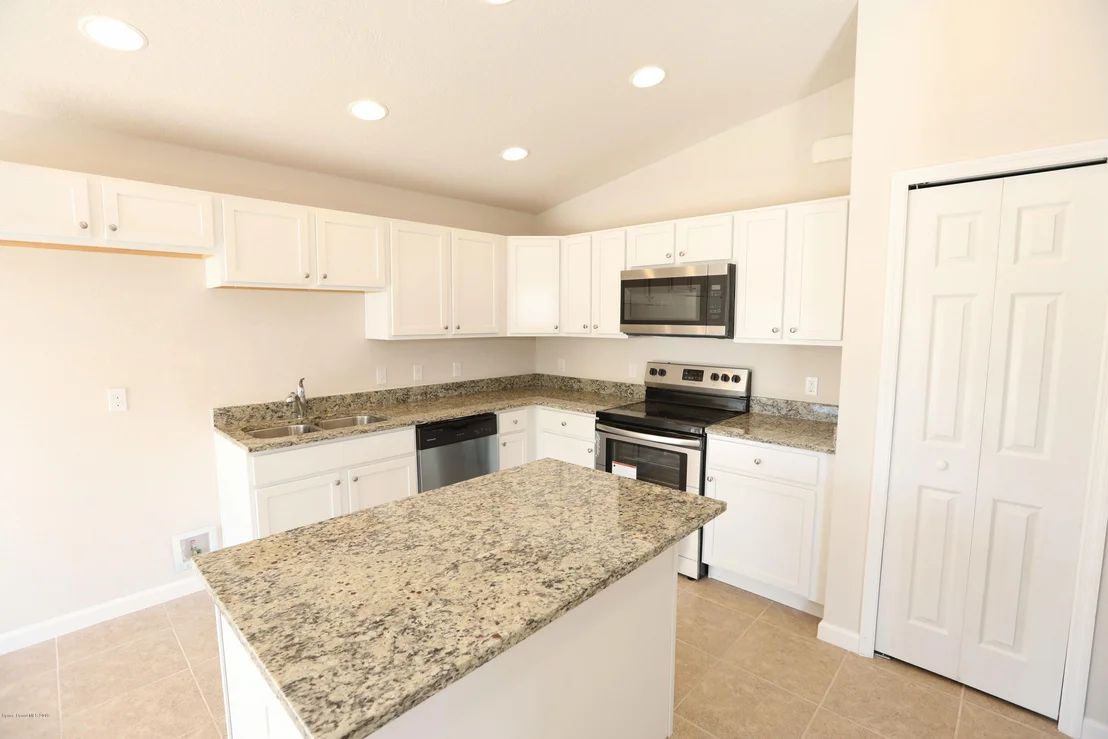 Photo of 1649 Talbott Street SE