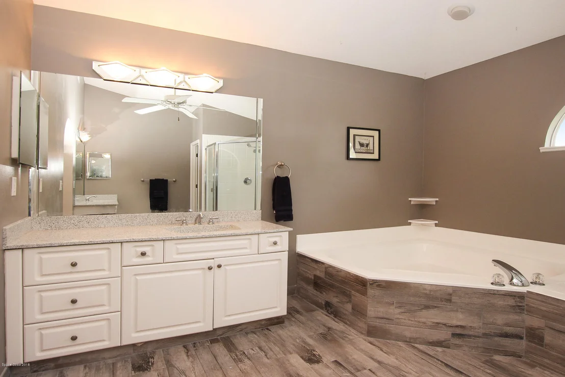 Photo of 971 Somerset Lane