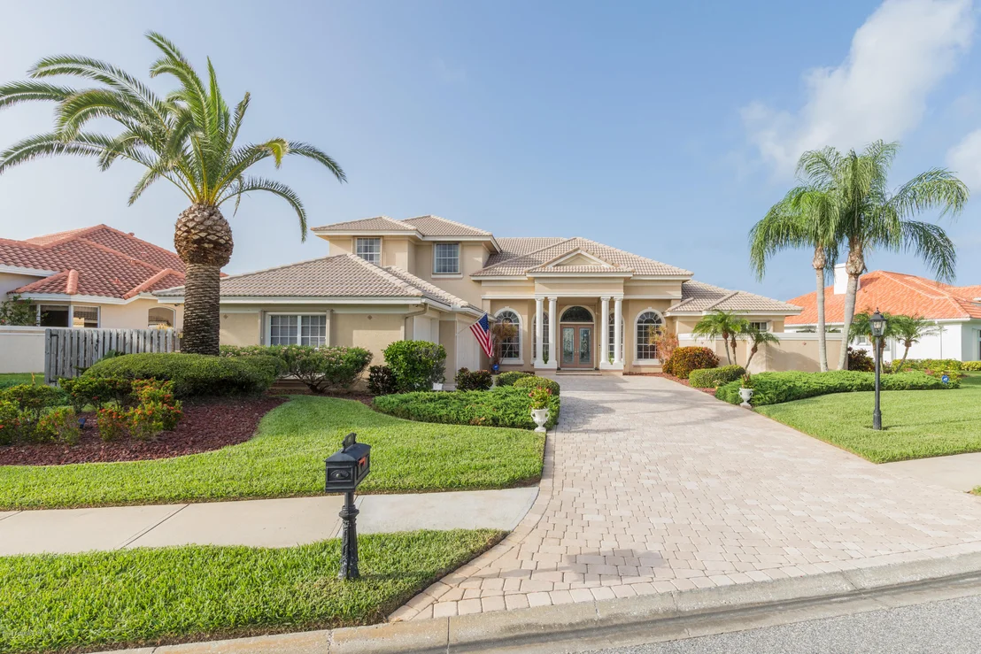 Photo of 422 Flanders Drive