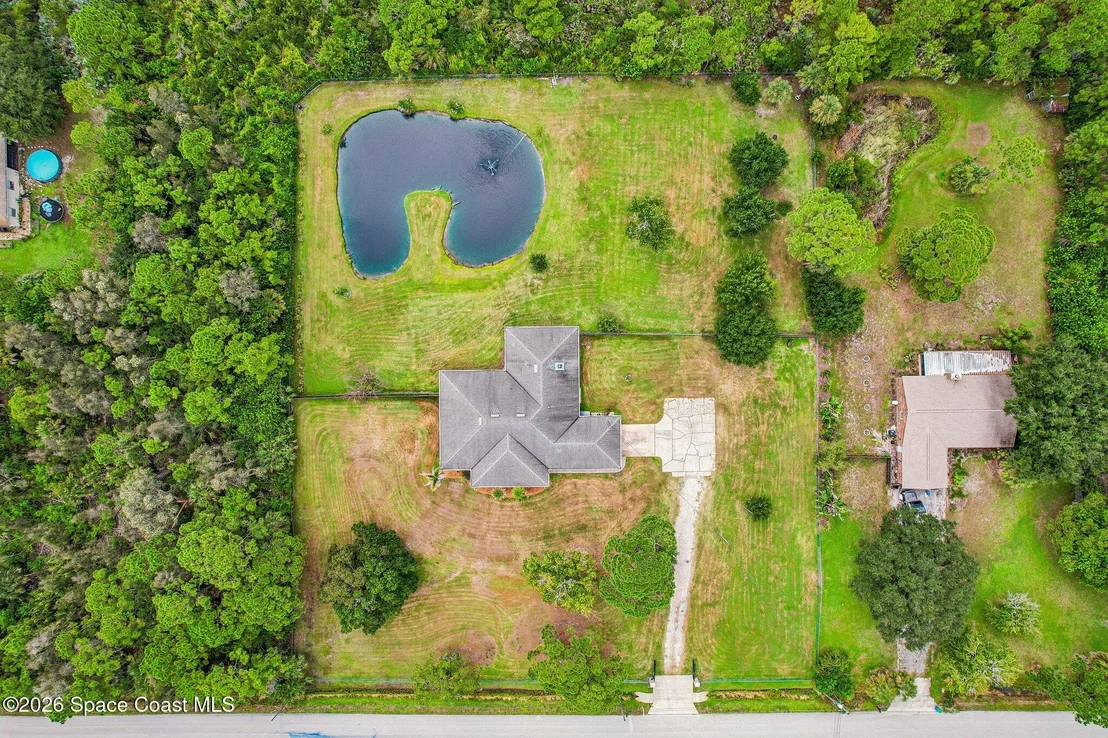 Photo of 2460 Lacourt Lane