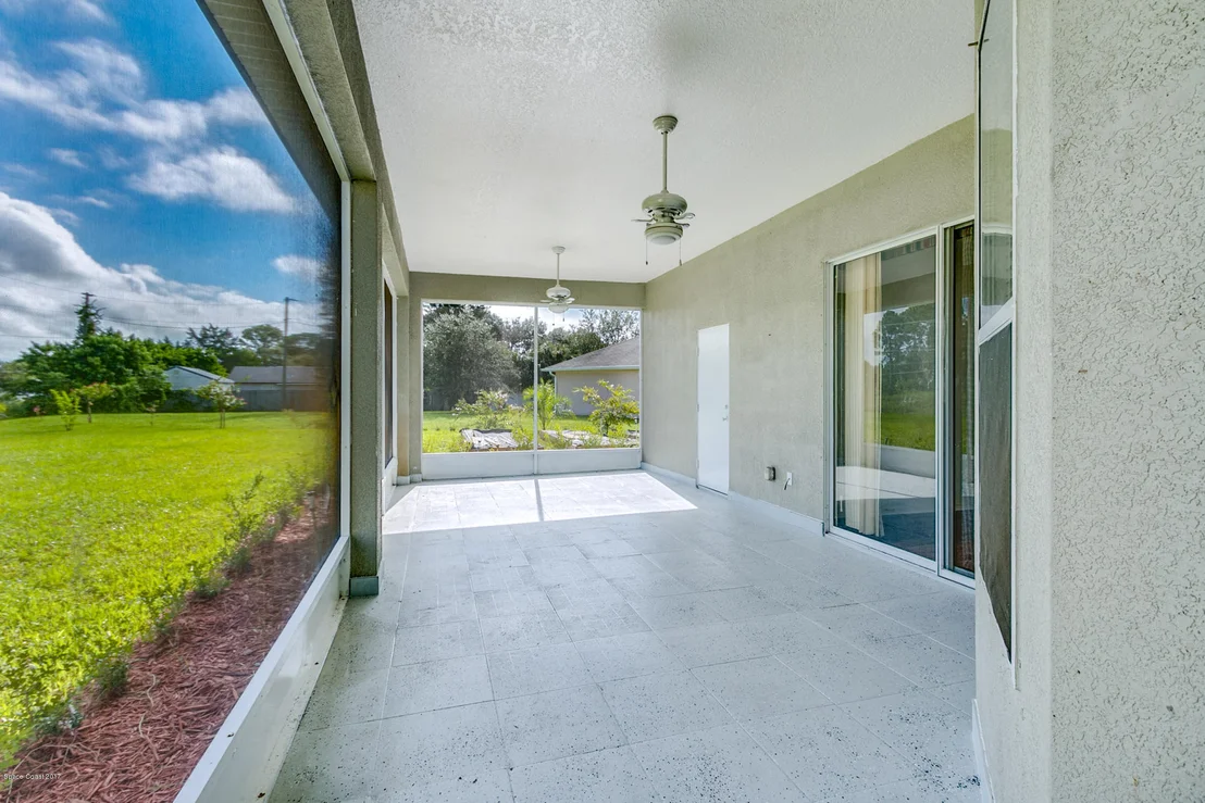 Photo of 899 Lyons Circle NW