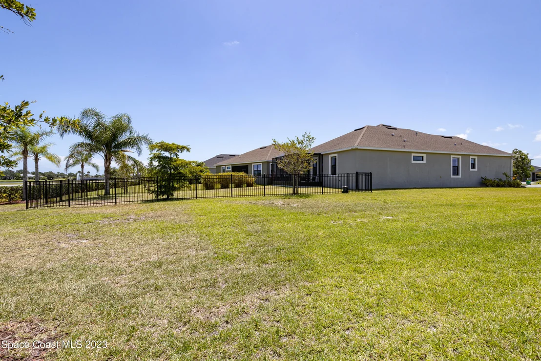 Photo of 7327 Bluemink Lane