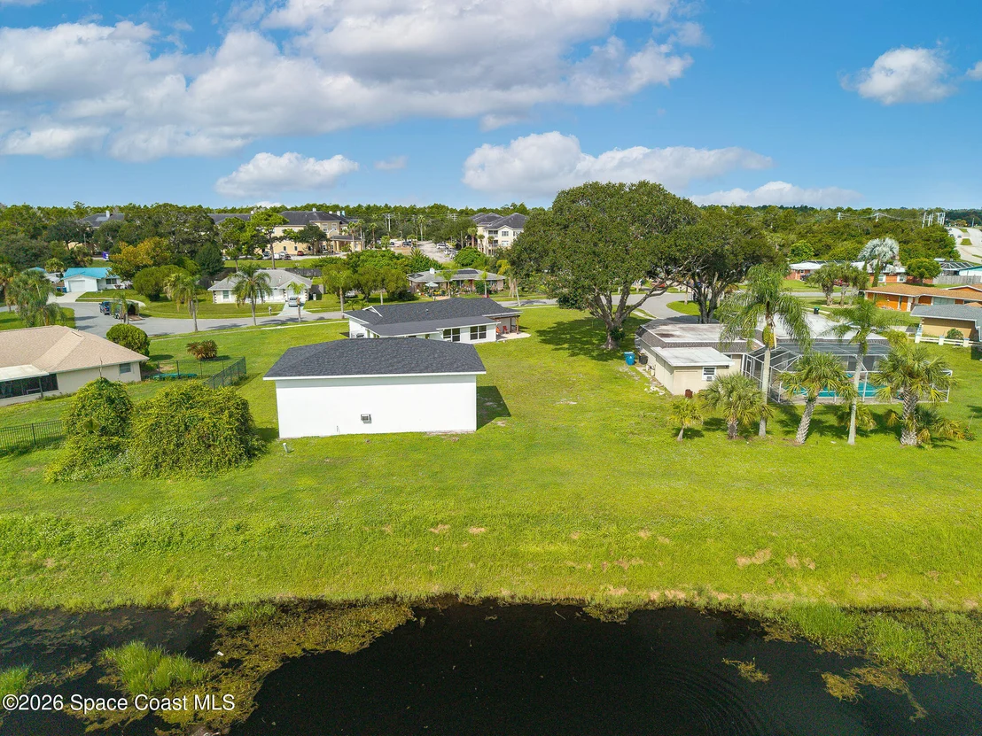 Photo of 722 Apollo Circle NE