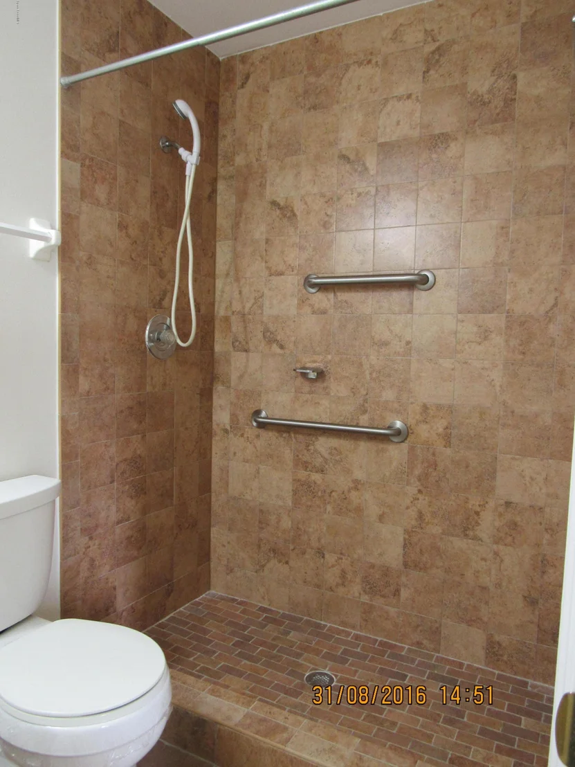 Photo of 975 Wateroak Drive NE