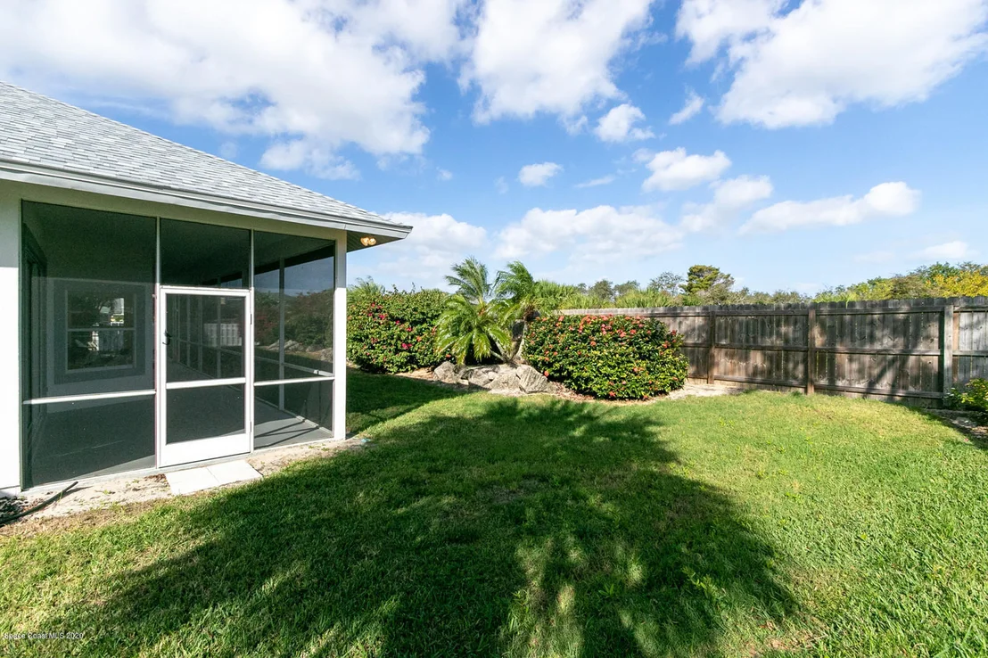 Photo of 582 Sanderling Drive