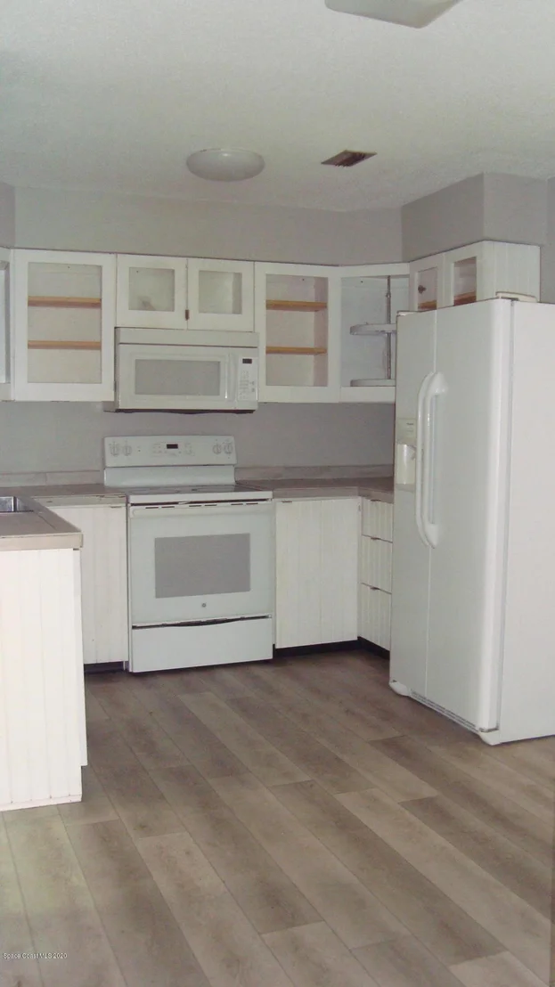 Photo of 854 Angle Street NE