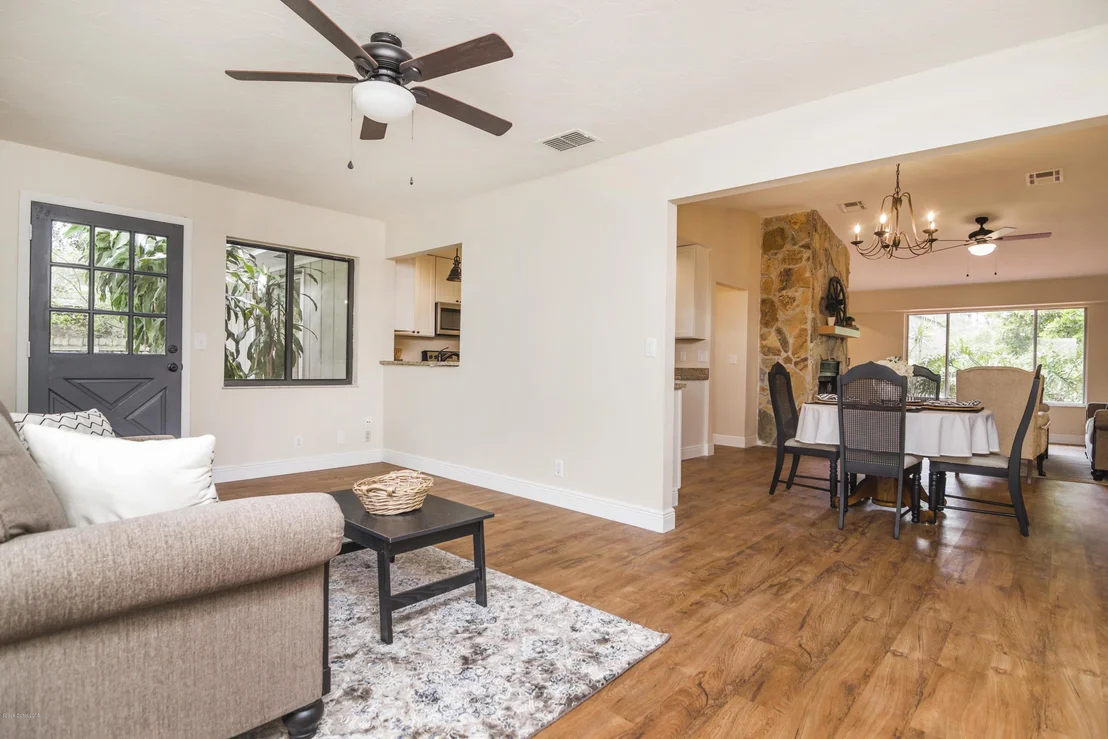 Photo of 11086 Roseland Road