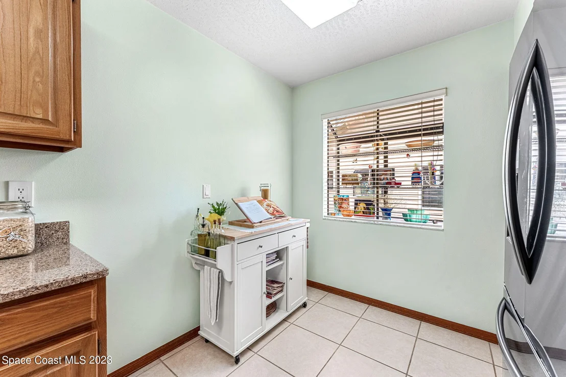 Photo of 885 Ridge Lake Drive