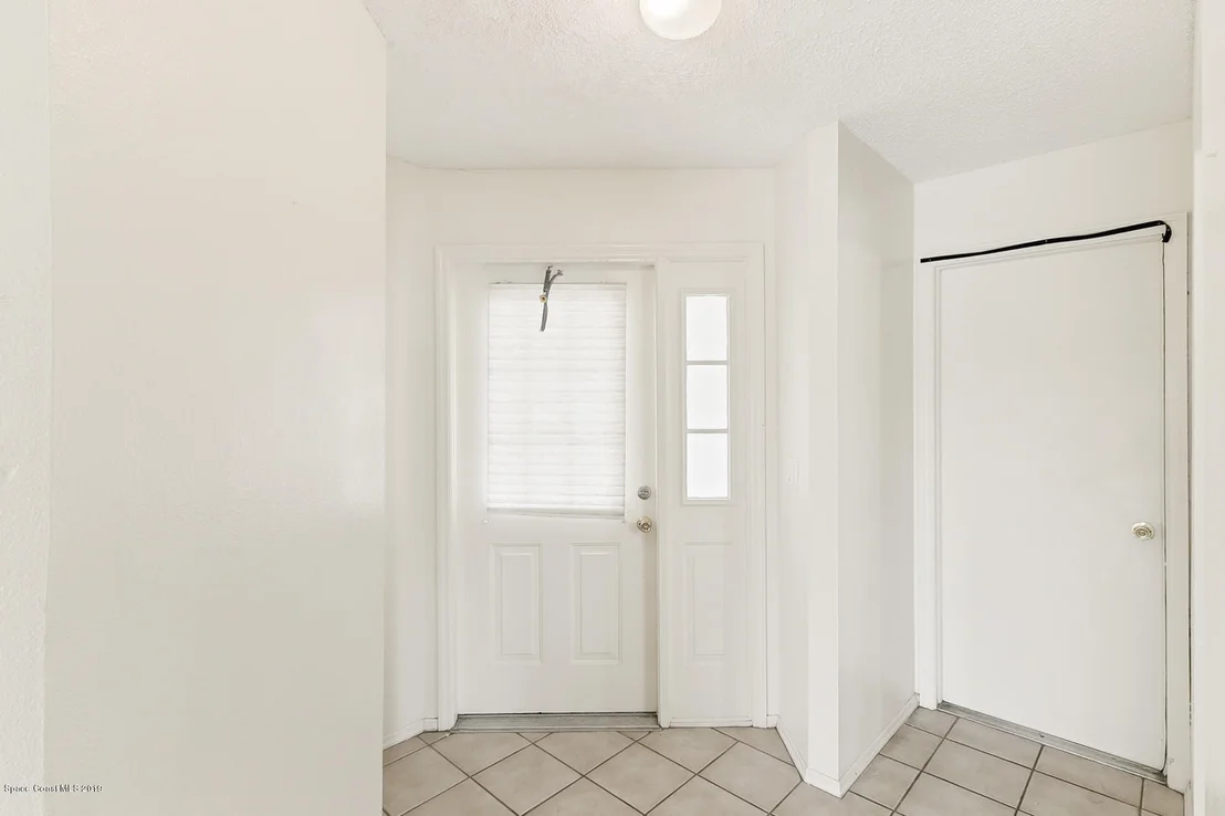 Photo of 1013 Goldenrod Circle NE