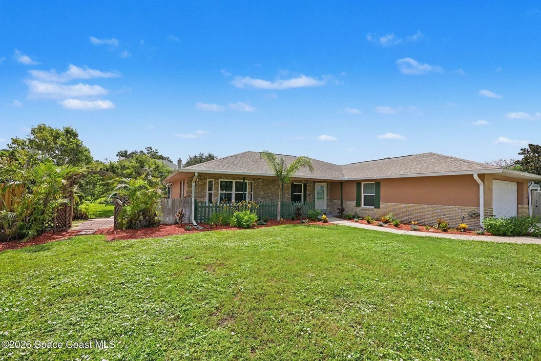 Photo of 1019 Mandarin Drive NE
