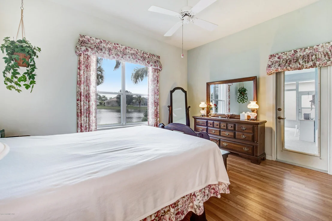 Photo of 2573 Addington Circle