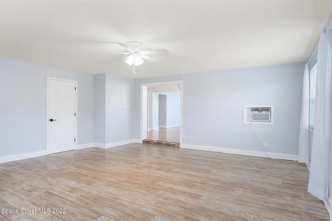 Photo of 323 Tulip Lane