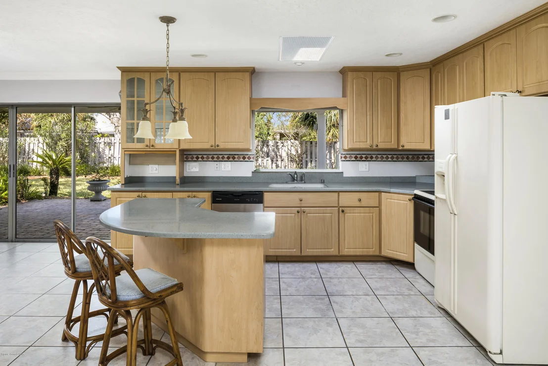 Photo of 596 Oak Ridge Drive