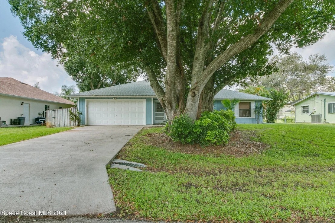 Photo of 1038 Evernia Street