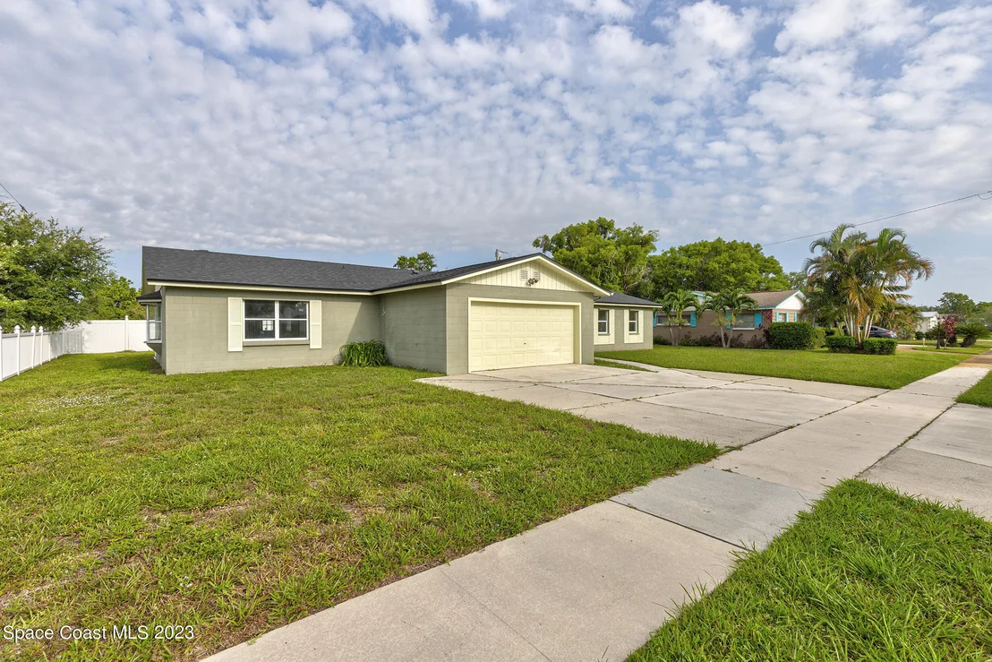Photo of 1447 Floyd Drive