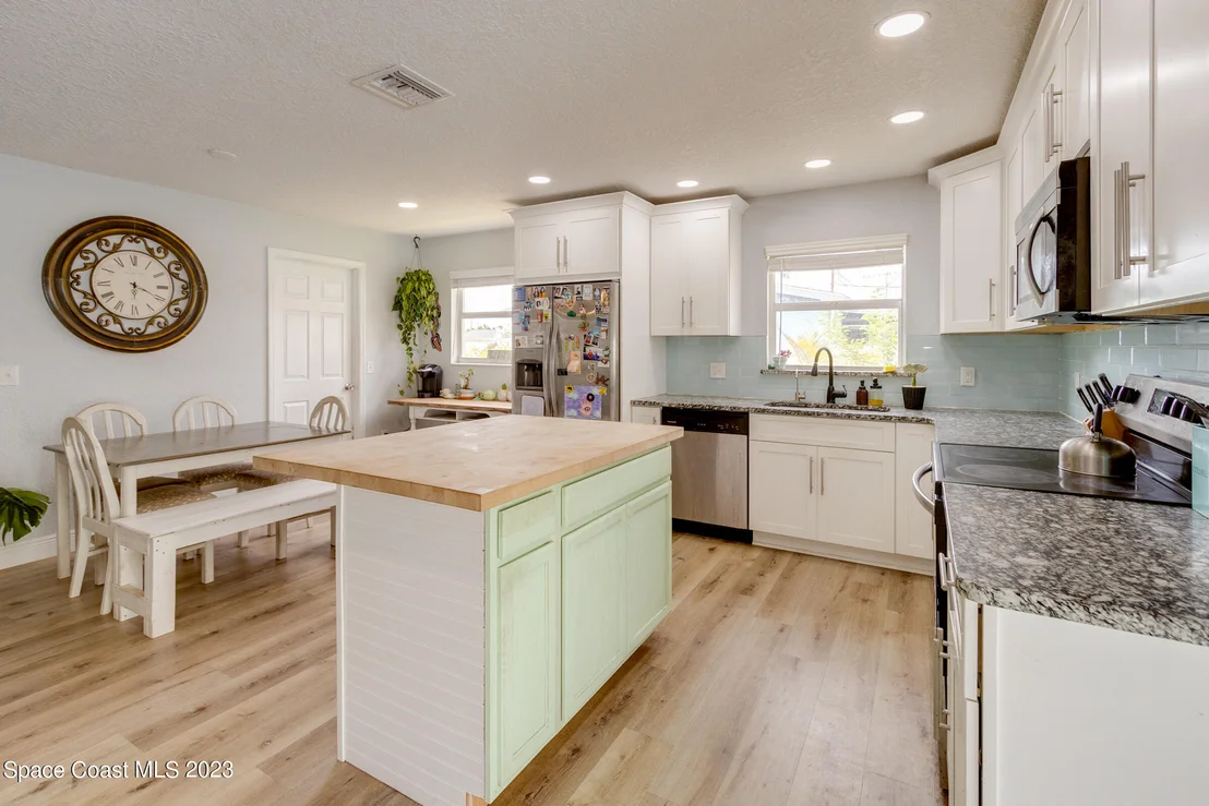 Photo of 2365 Abalone Avenue