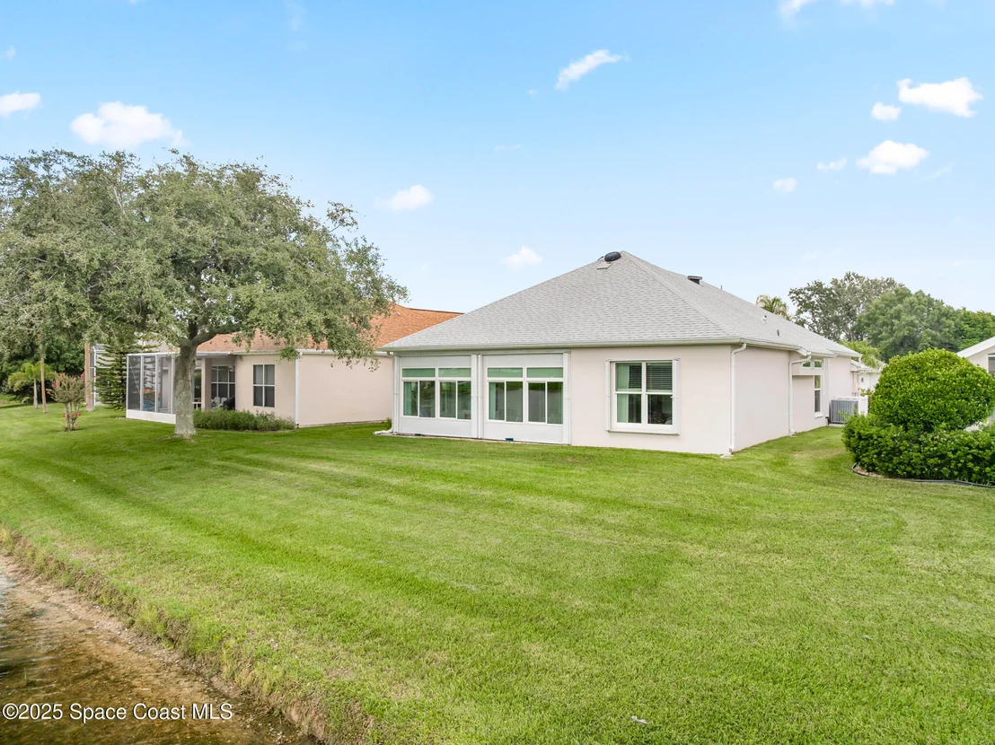 Photo of 2596 Addington Circle
